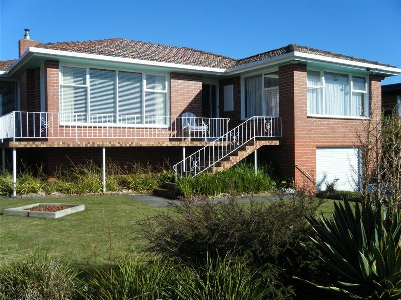 6 Quiggins Grove, Ulverstone TAS 7315