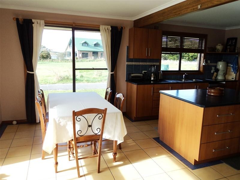 111 Penguin Road, Ulverstone TAS 7315