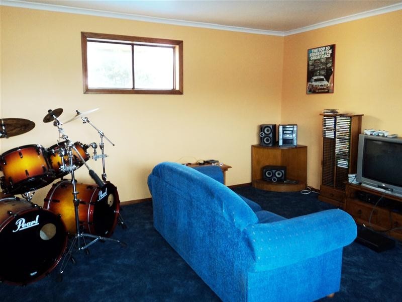111 Penguin Road, Ulverstone TAS 7315