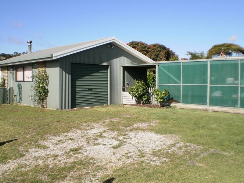 26 Penguin Road, Ulverstone TAS 7315