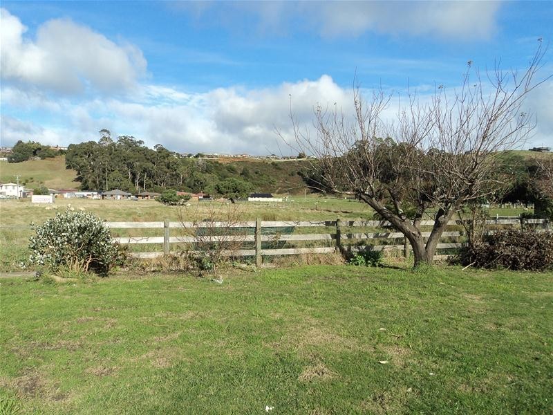 111 Penguin Road, Ulverstone TAS 7315