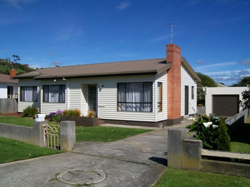 2 Goddard Street, Ulverstone TAS 7315