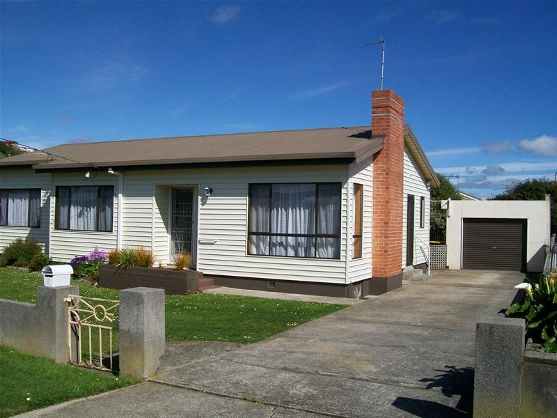 2 Goddard Street, Ulverstone TAS 7315
