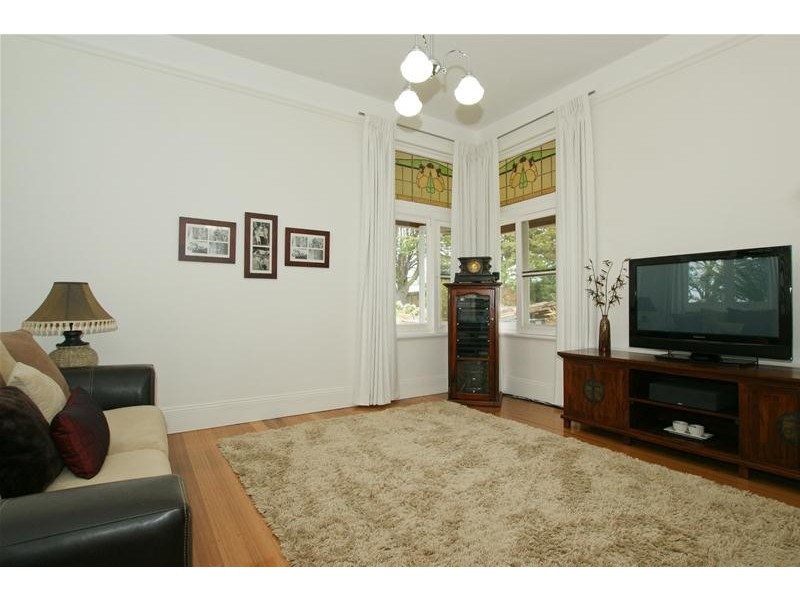 17 Main Road, Penguin TAS 7316