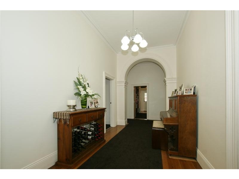 17 Main Road, Penguin TAS 7316