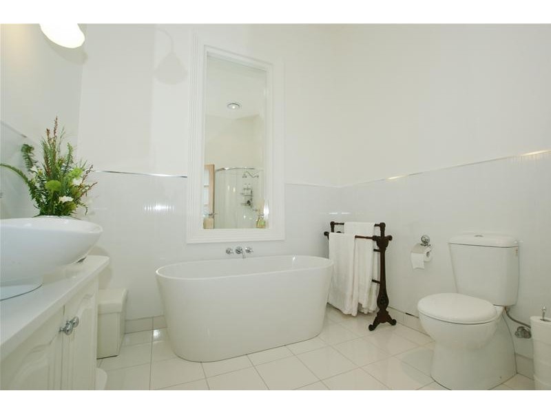 17 Main Road, Penguin TAS 7316