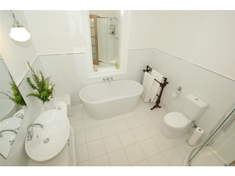 17 Main Road, Penguin TAS 7316