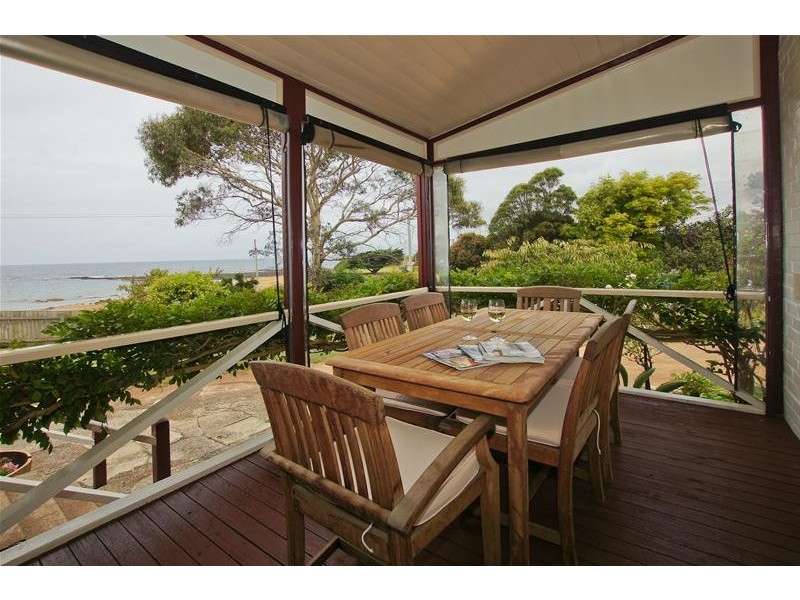 17 Main Road, Penguin TAS 7316