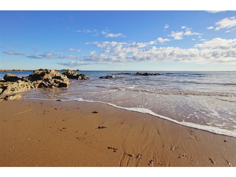 17 Main Road, Penguin TAS 7316