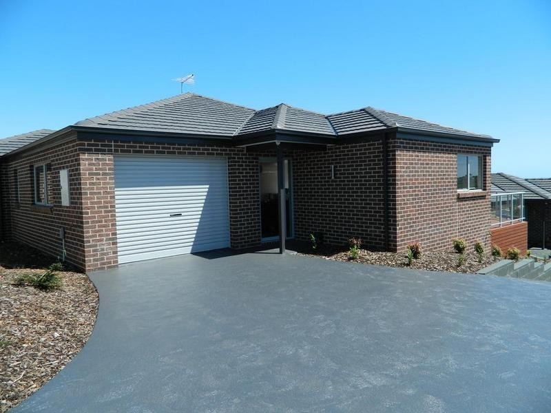 2/13 McCall Terrace, Stony Rise TAS 7310