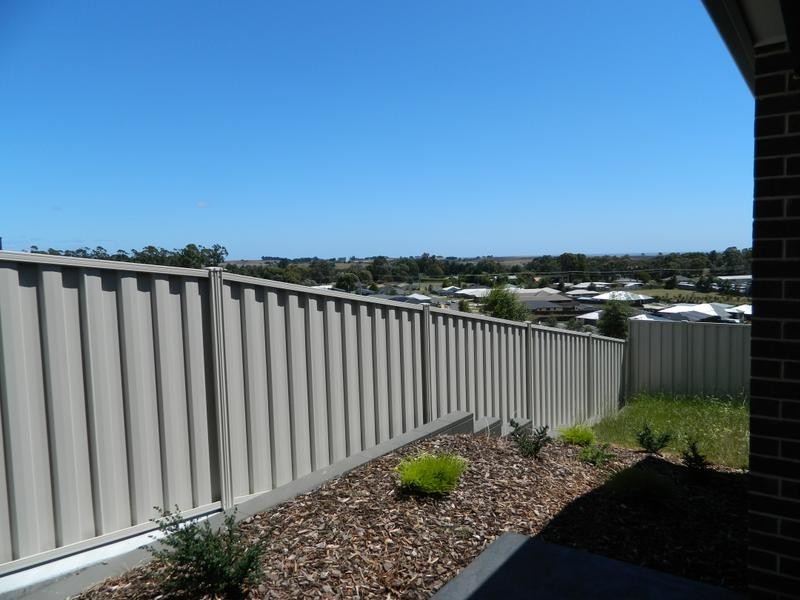 2/13 McCall Terrace, Stony Rise TAS 7310