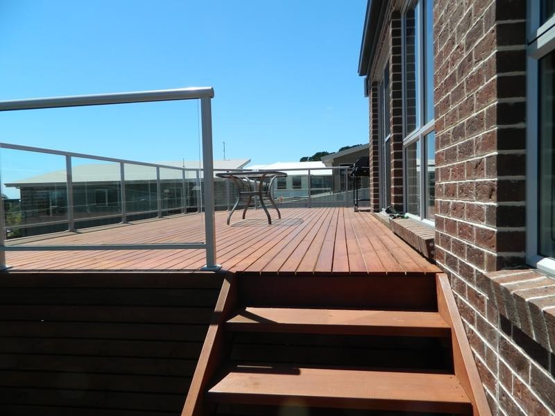 2/13 McCall Terrace, Stony Rise TAS 7310