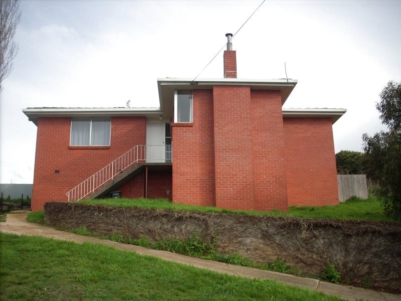 18 Barker Street, Ulverstone TAS 7315