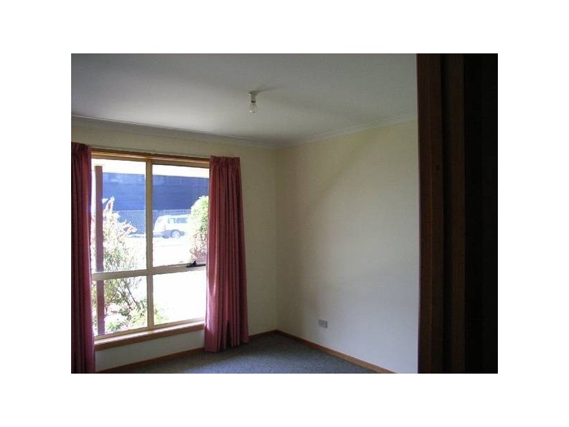 Arnold Street, Penguin TAS 7316