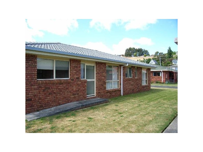 Arnold Street, Penguin TAS 7316