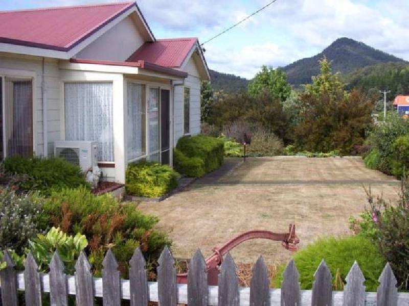 1 Dial Road, Penguin TAS 7316