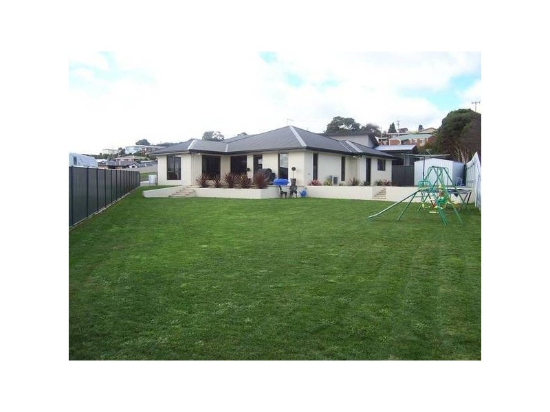 24 McDonald Street, Ulverstone TAS 7315