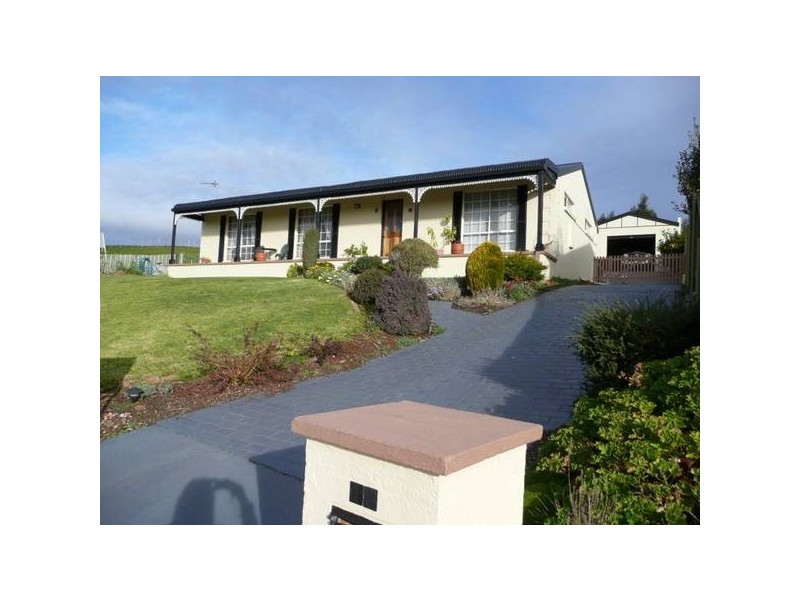 18 Dudley Crescent, Ulverstone TAS 7315