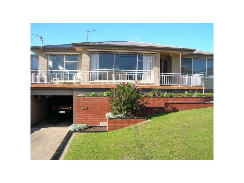 16 Richard Place, Ulverstone TAS 7315