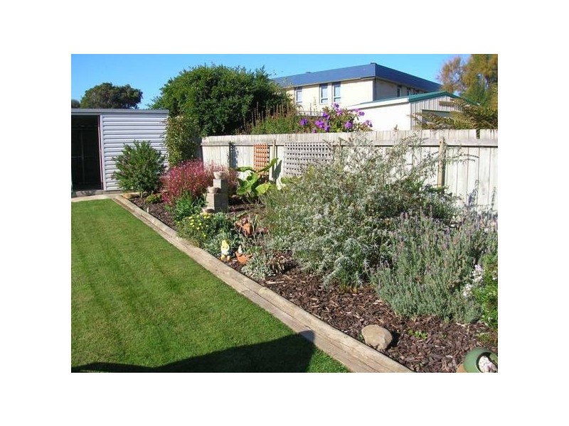 16 Richard Place, Ulverstone TAS 7315