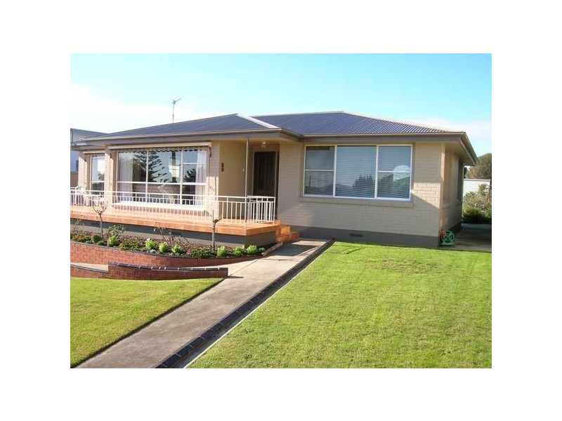 16 Richard Place, Ulverstone TAS 7315