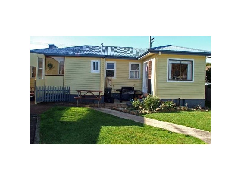 8 Wrights Road, Ulverstone TAS 7315