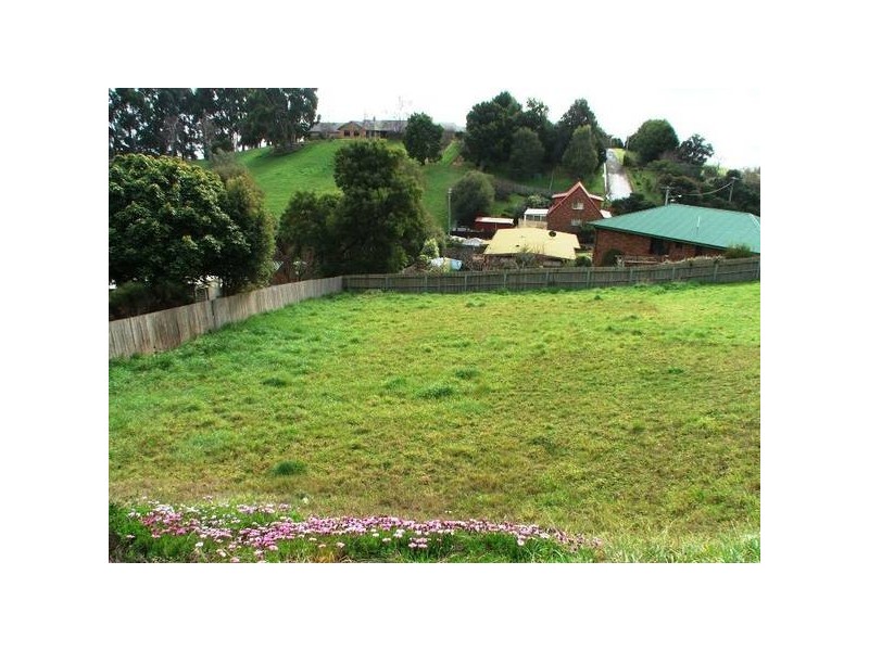 53 South Road, Penguin TAS 7316