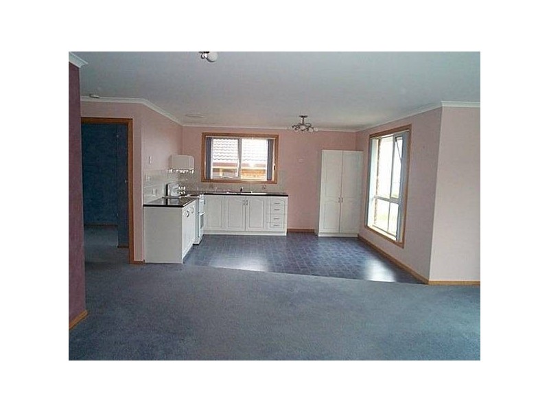 1/13 Main Road, Penguin TAS 7316