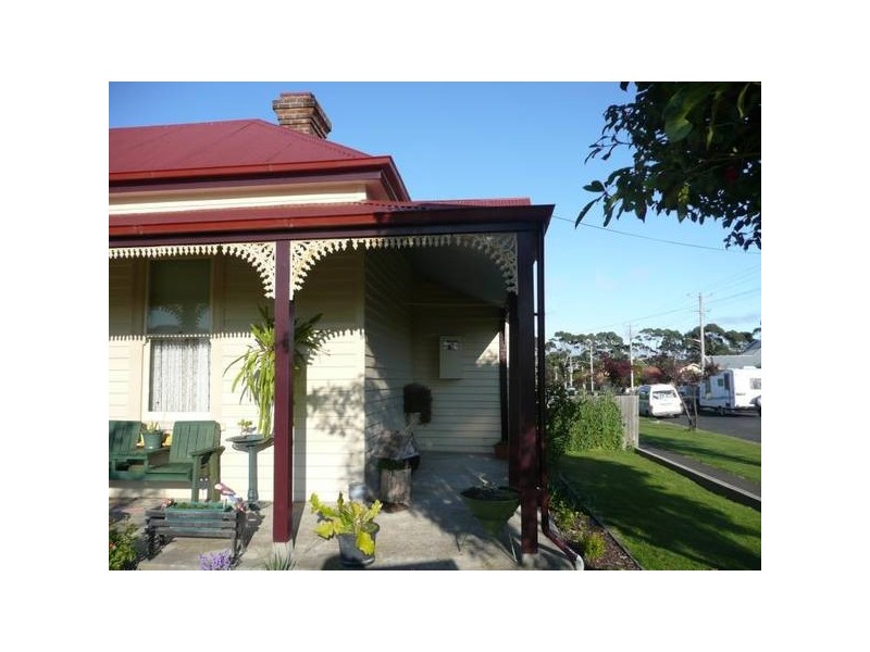 2 King Edward Street, Ulverstone TAS 7315