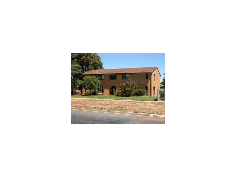 2/40 Ashmont Avenue, Wagga Wagga NSW 2650