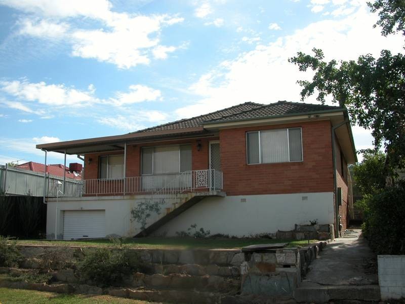 16 Kennedy Avenue, Wagga Wagga NSW 2650