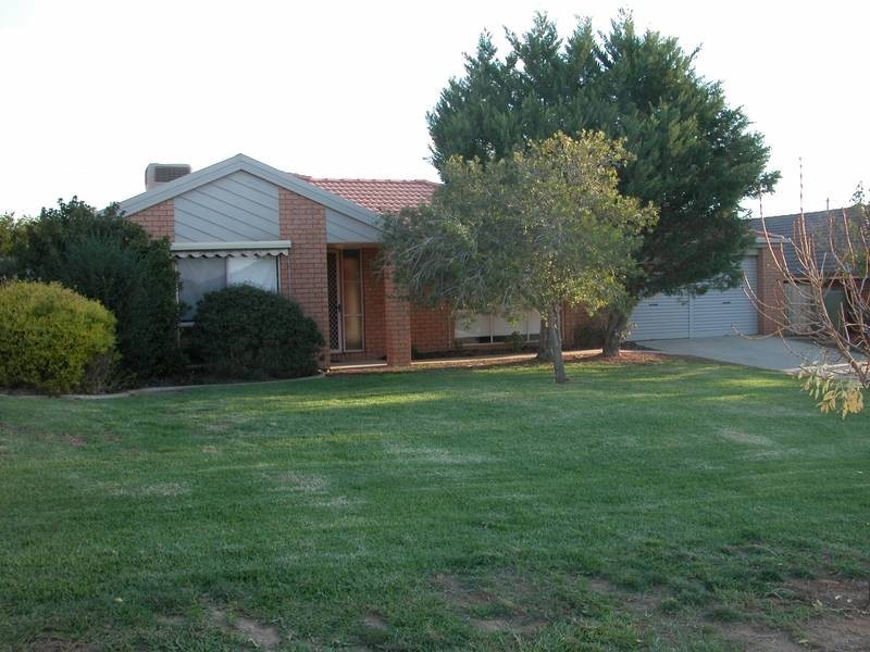 35 Kirrang Street, Wagga Wagga NSW 2650