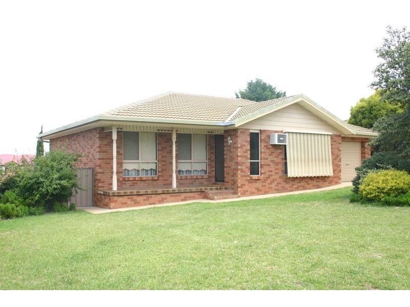 2/13 Spokes Street, Wagga Wagga NSW 2650