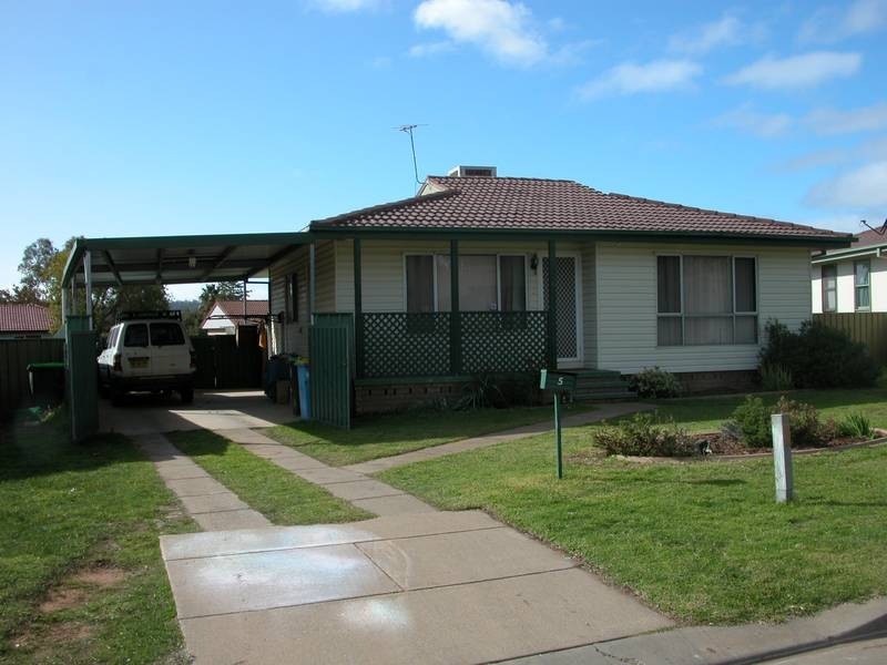 5 Bingham Place, Wagga Wagga NSW 2650