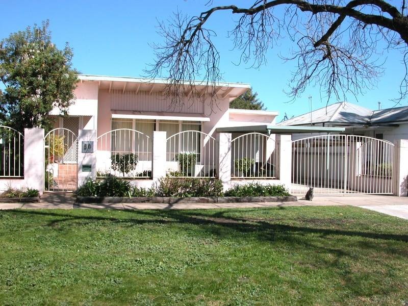 60 Shaw Street, Wagga Wagga NSW 2650