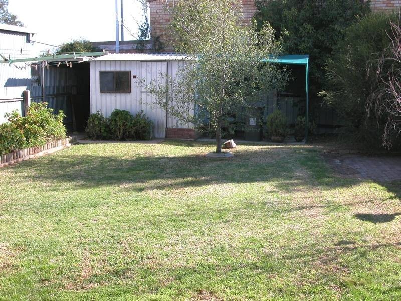 60 Shaw Street, Wagga Wagga NSW 2650