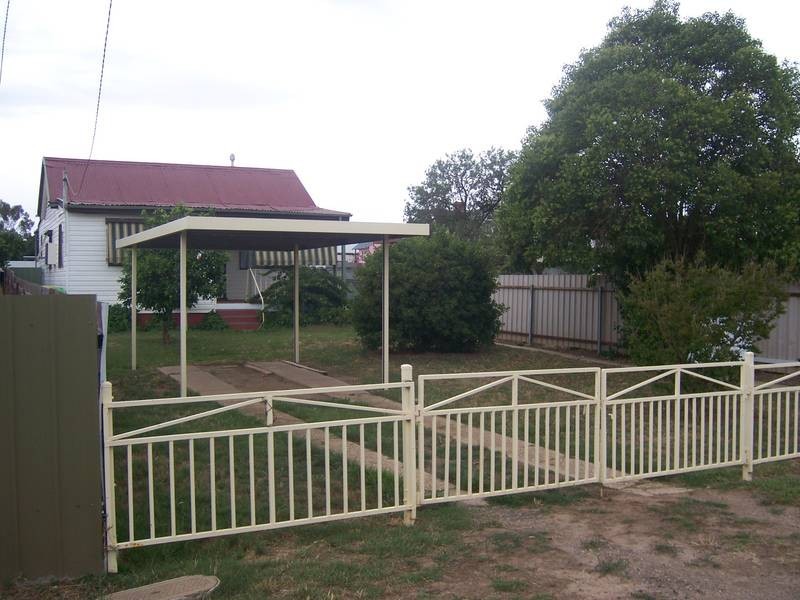 13 Henry Street, Wagga Wagga NSW 2650