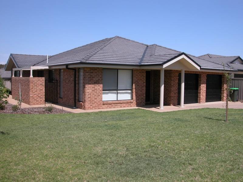 48 Fitzroy Street, Wagga Wagga NSW 2650