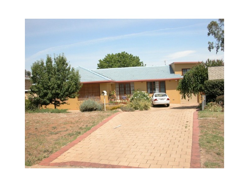 16 Macarthur Street, Wagga Wagga NSW 2650
