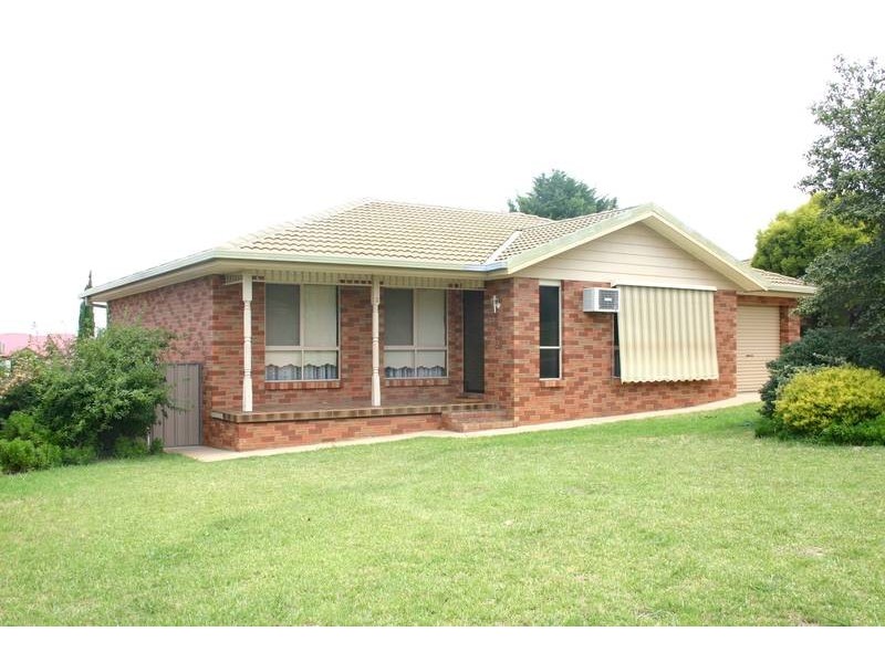 2/13 Spokes Street, Wagga Wagga NSW 2650