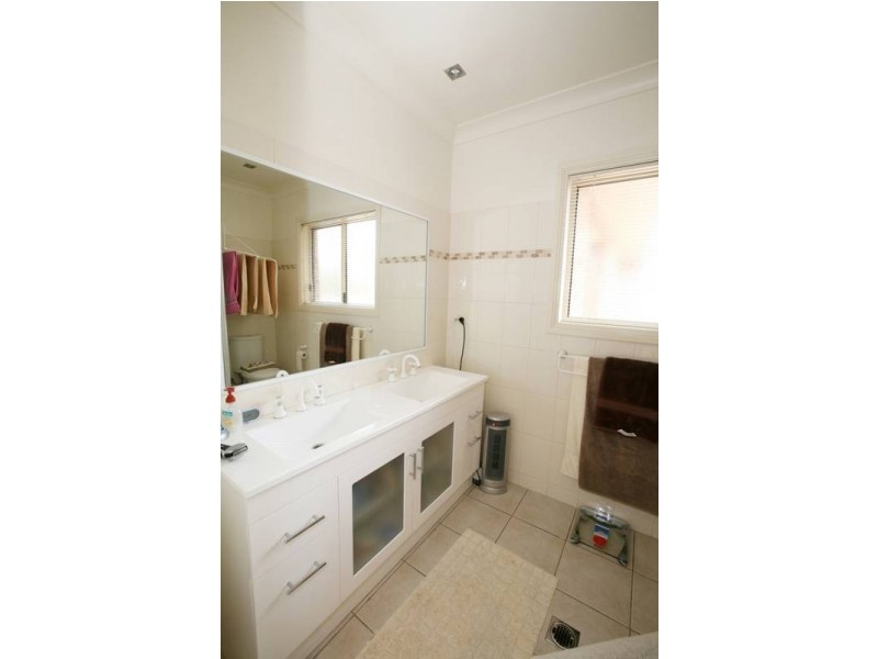 9 Bogong Crescent, Wagga Wagga NSW 2650