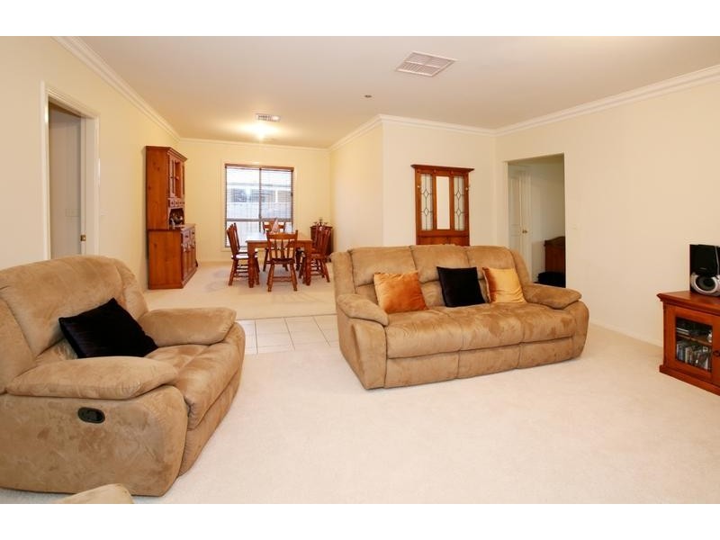 9 Bogong Crescent, Wagga Wagga NSW 2650