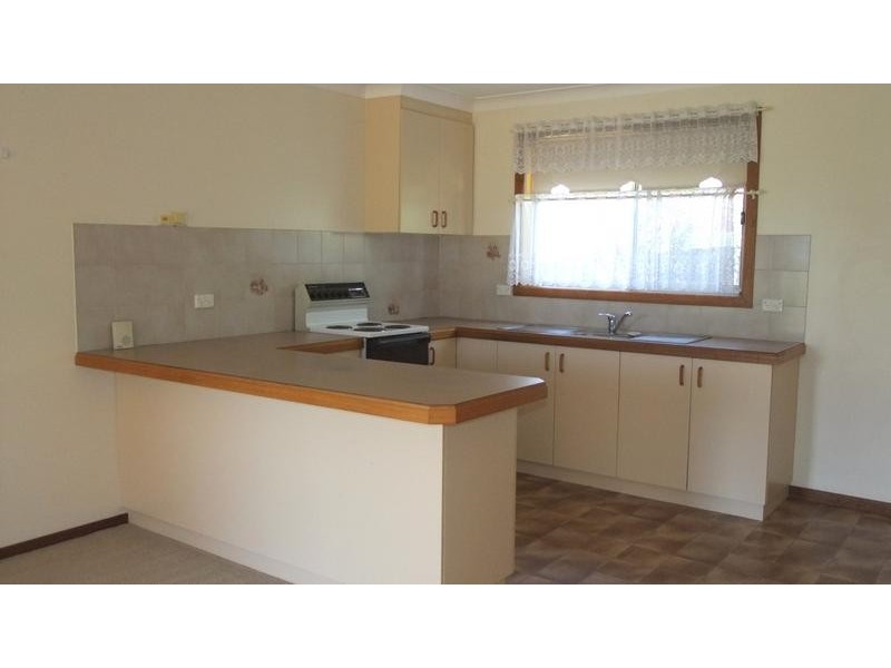 2/2 Dunn Avenue, Wagga Wagga NSW 2650