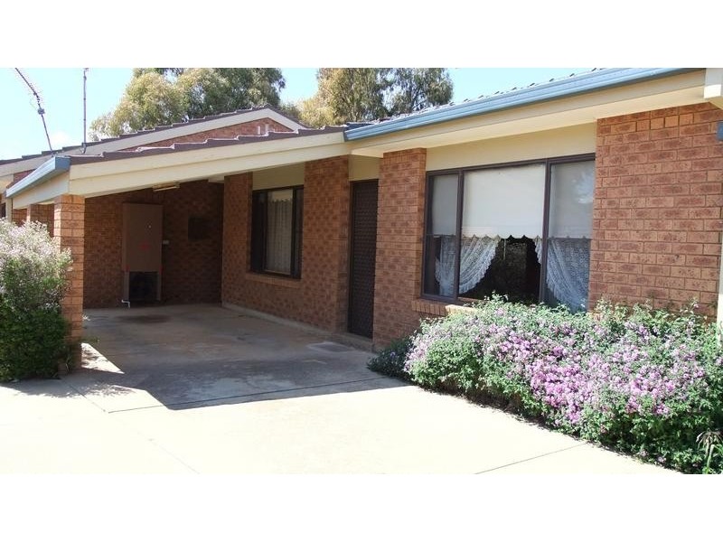 2/6 Dunn Avenue, Wagga Wagga NSW 2650