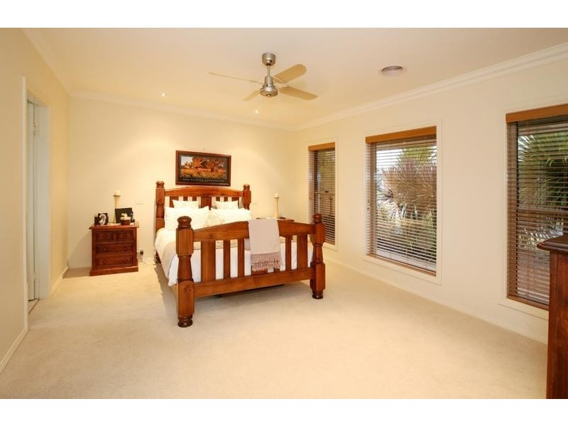 9 Bogong Crescent, Wagga Wagga NSW 2650