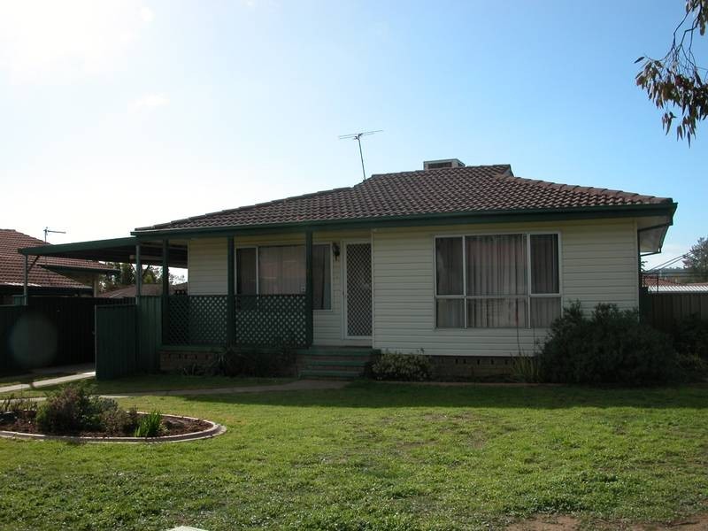 5 Bingham Place, Wagga Wagga NSW 2650