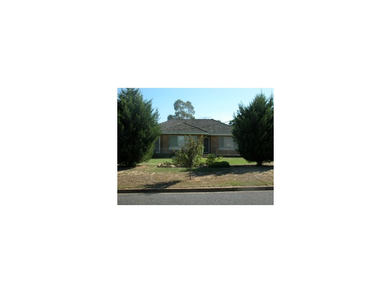 11 Huthwaite Street, Wagga Wagga NSW 2650