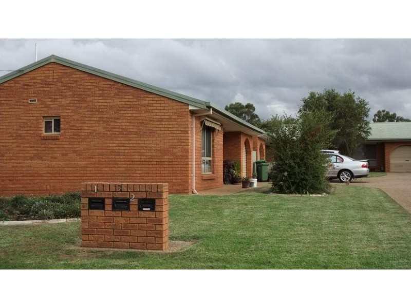 2/2 Borneo Crescent, Wagga Wagga NSW 2650