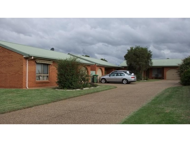 2/2 Borneo Crescent, Wagga Wagga NSW 2650