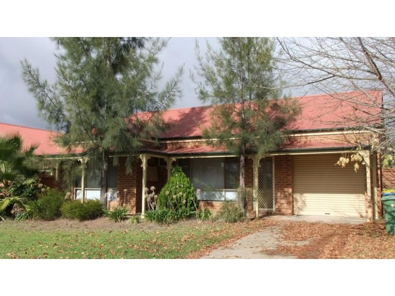 4 Nardoo Street, Wagga Wagga NSW 2650